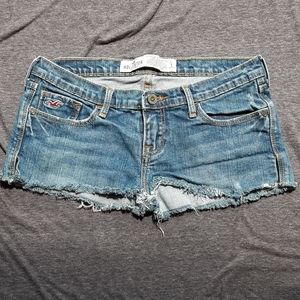HOLLISTER JUNIORS SIZE 1 SHORTIE JEAN SHORTS